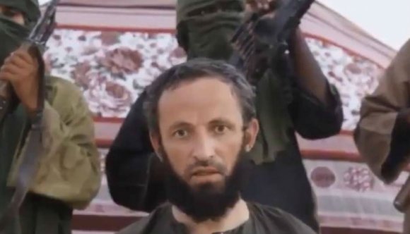 Újabb videón kér segítséget az Afrikában elrabolt román férfi