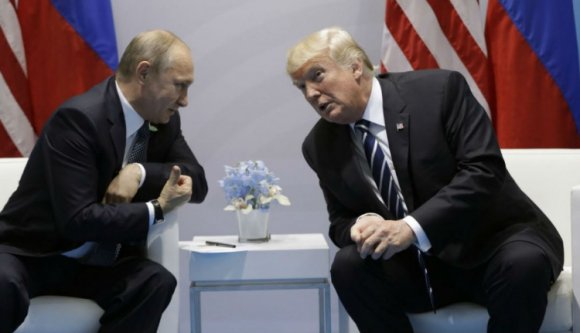 Nocsak: Trump és Putyin nem csak egyszer találkozott Hamburgban