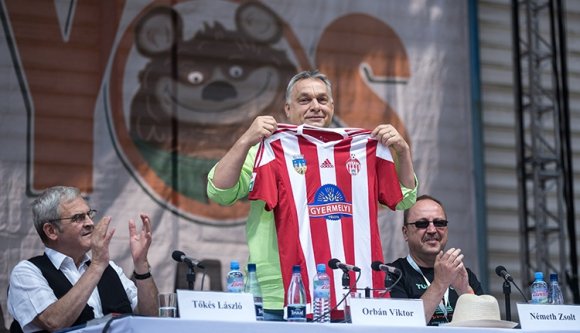 „Az autonómiát támogatom, pont. Jobb híján, pont.” Orbán Viktor Tusványoson – percről percre