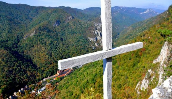 Magyar turista szenvedett balesetet Herkulesfürdő közelében