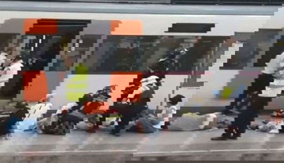 Vonatbaleset Barcelonában román sérülttel