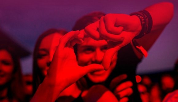 Steril szobára gyűjt az Untold fesztivál