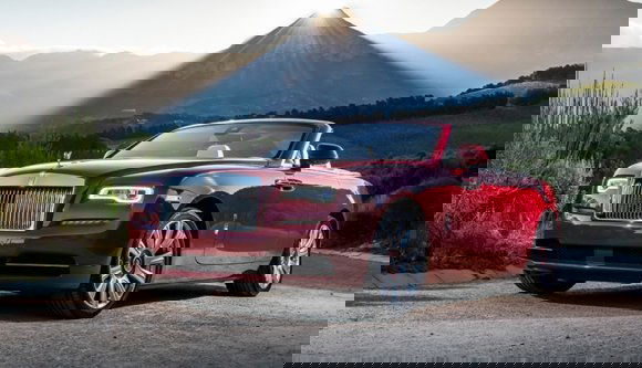 Milyen szegénység? Veszik a luxusautót, mint a cukrot