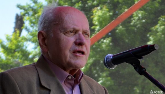 A színházban vesznek végső búcsút Kántor Lajostól