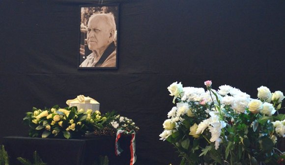 Utolsó útjára kísérték Kántor Lajost (FOTÓK)
