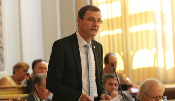 A BBTE rektora elküldené Kelemen Hunort Romániából