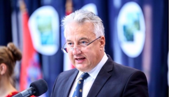 Mentelmi jogot a magyaroknak