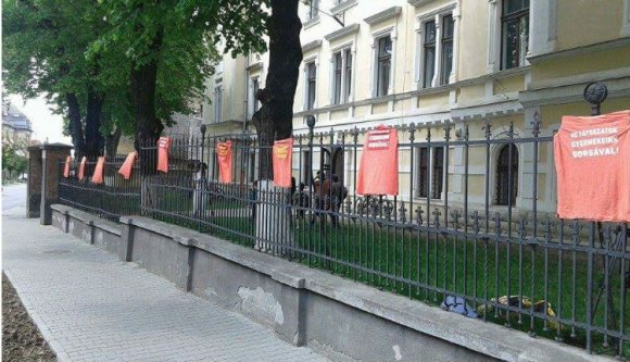Tüntetnek a szülők a marosvásárhelyi katolikus gimnáziumért