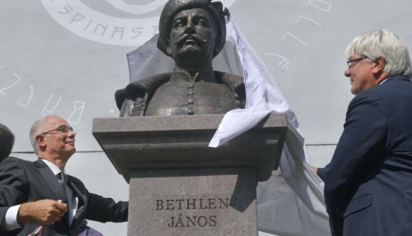 Balog Zoltán Székelyudvarhelyen: a történelemből nyerhetünk bátorítást