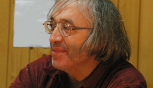 Feltételesen szabadlábra helyezték a román szexgurut