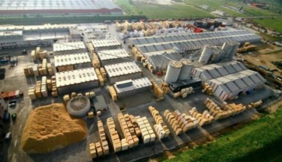 Óvatlan szikra lobbantotta lángra a Schweighofer gyárudvarát