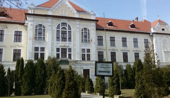 Felmondja a katolikus egyház a marosvásárhelyi Unirea líceum bérleti szerződését