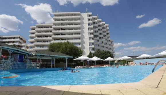 Ázsiai személyzet dolgozhat a tengerparti szállodákban