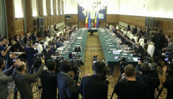 Nem ússzák meg a kiértékelést az államtitkárok