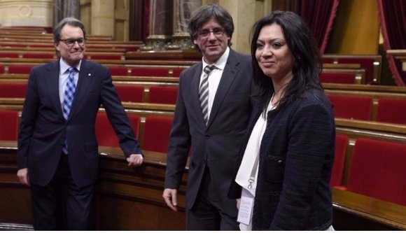 Na, ki a katalán elnök felesége?