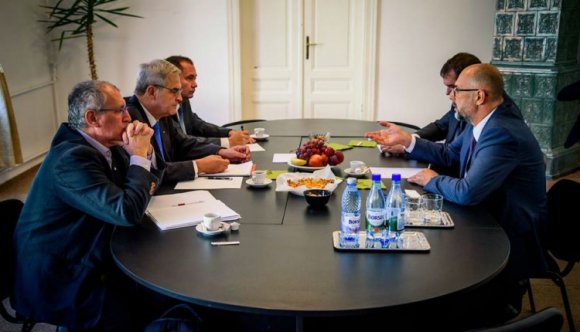 Tárgyalóasztalhoz ült Tőkés és Kelemen Nagyváradon