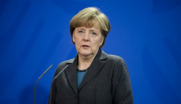 A liberálisokkal és a zöldekkel kezd koalíciós tárgyalásokat Merkel