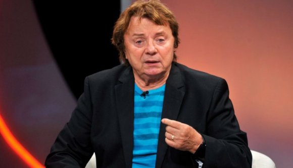 Elhunyt Aradszky László