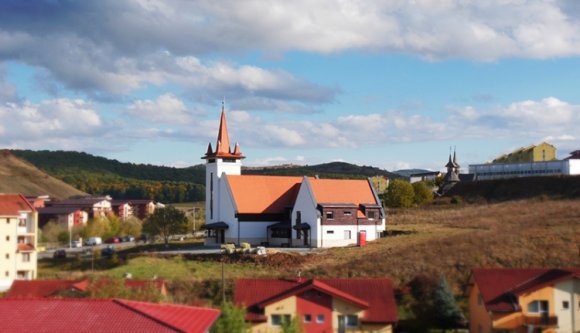 Templom és közösség született Szászfenesen (VIDEÓ)