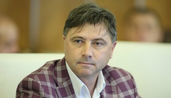 Egy negyedik miniszter is repülhet a kormányból