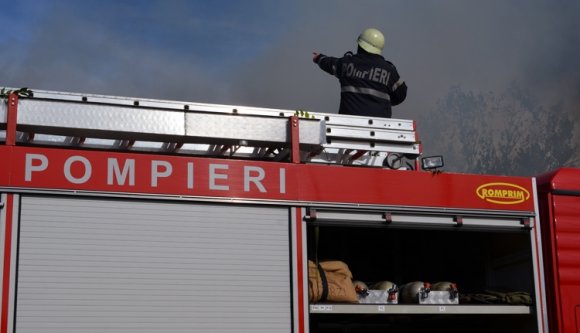 Kigyulladt egy festőműhely Ploiești mellett