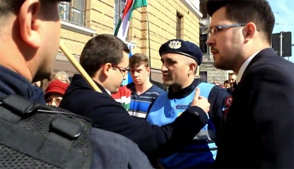 Erdély-zászló: pert nyert Fancsali a csendőrséggel szemben