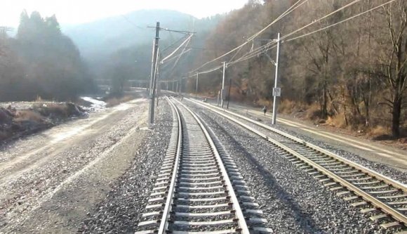 Leállt a vasúti forgalom Brassó és Predeál között