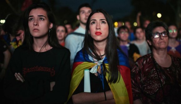 Máris felfüggesztették a katalán függetlenségi nyilatkozatot