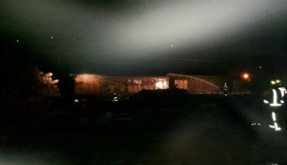 Füstölni kezdett egy ammónium-nitrátot szállító vonat