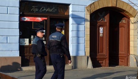 Nem szolgálták ki, sőt megverték, mert magyarul beszélt