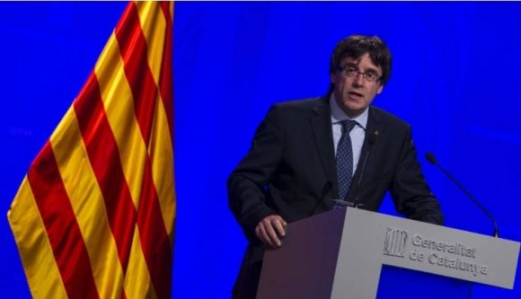 Feladta magát Carles Puigdemont