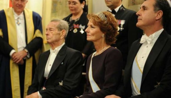 Közhasznúvá nyilvánítanák a román királyi házat