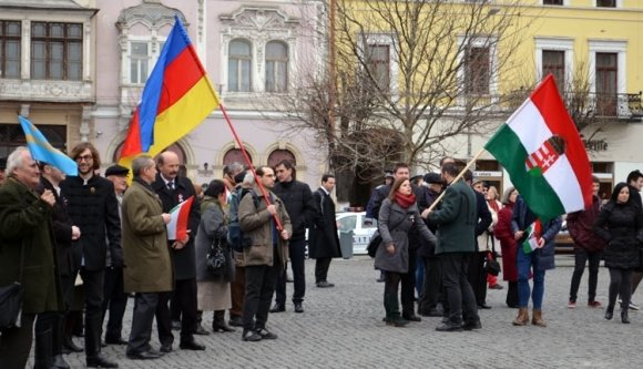 Az utolsó büntetést is érvénytelenítette a bíróság az Erdély-zászló ügyében