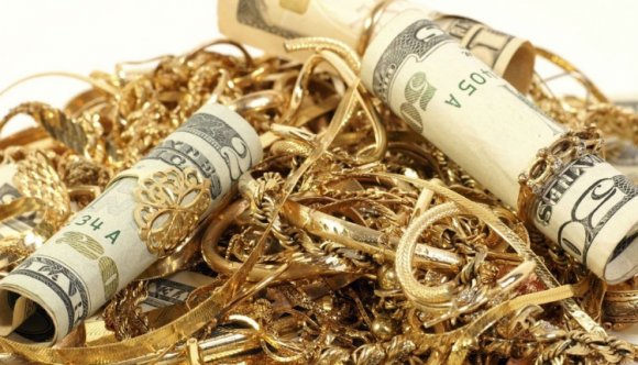 Aranyat, gyöngyöket és rengeteg pénzt találtak korrupt egyetemi oktatóknál