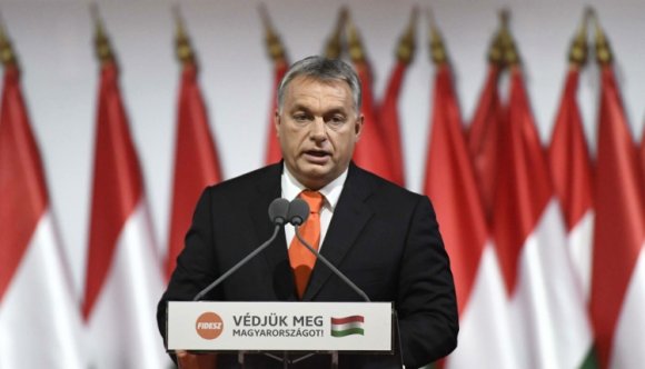 Újraválasztották Orbán Viktort a Fidesz elnökének