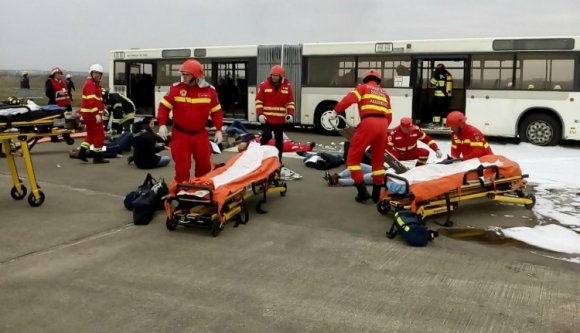 Kényszerleszállást szimuláltak Aradon