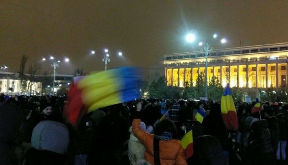 Ismét néhány ezren tüntettek a kormány ellen