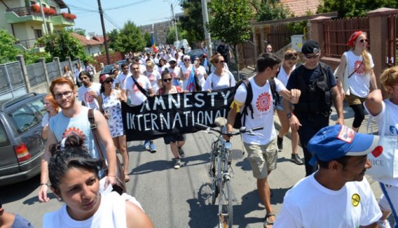 Hallgatólagosan elfogadta a román szenátus a civiltörvényt