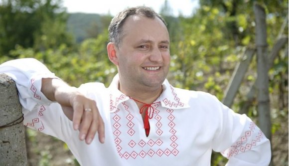 Dodon: román politikusok, haza!