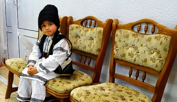 Oktatási támogatást kapnak az ukrajnai román diákok