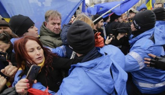 Vizsgálja a belügyminisztérium a Győzelem téri karácsonyi vásár meghiúsításának körülményeit