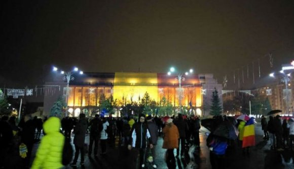 Most sem múlt el kormányellenes tüntetések nélkül a vasárnap