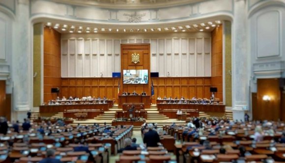 Ha ma még nem bosszankodott azért, mert politikusaink pofátlanul sokat keresnek, akkor most megteheti