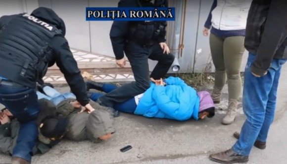 Zsarolóbandát kapcsolt le a rendőrség Csíkszeredában