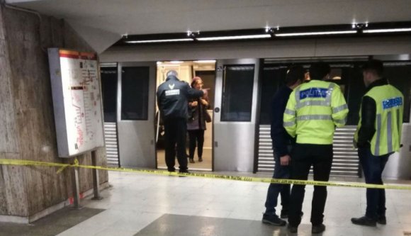 Szándékosan a metró alá löktek egy fiatal nőt Bukarestben