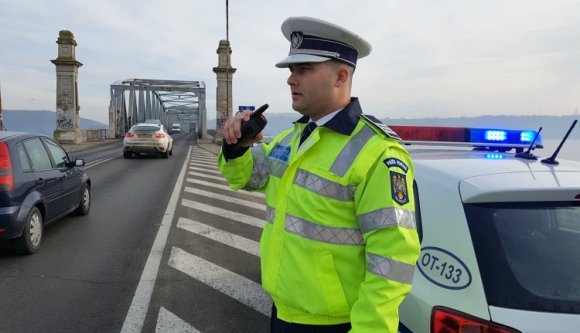 Közel tízezer rendőr razziázott pénteken