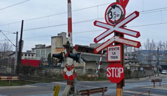 Gépkocsival ütközött a Zsibó-Nagybánya vonat