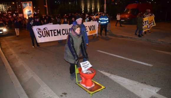 Ez a vasárnap sem múlt el kormányellenes tüntetés nélkül