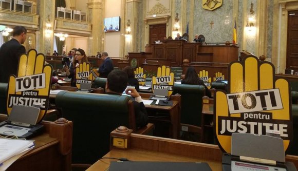 Utolsó pillanatban is változtatnak az igazságügyi törvényeken