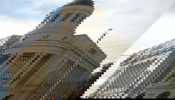 A iaşi-i könyvtárigazgató és felesége is részegen lett öngyilkos